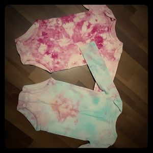 2 long sleeve onesies
